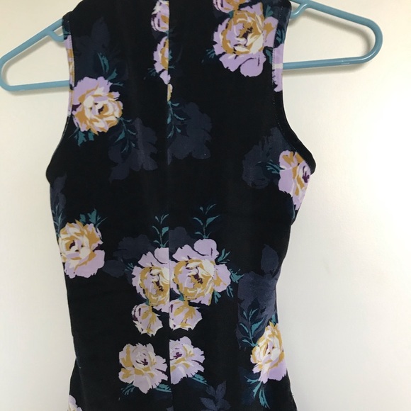 Velour no sleeve top - Picture 5 of 5